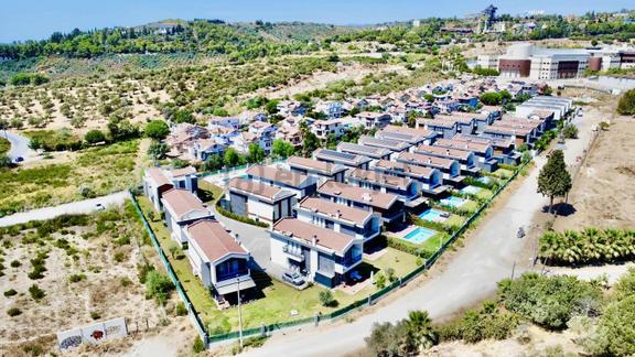 Kuşadası Bayraklıdede Satılık Müstakil Full Eşyalı Villa 2