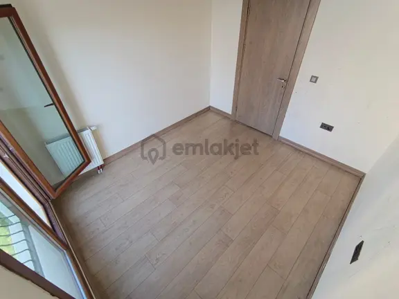 Kıran Tokiler'de 3+1 3.kat Cam Balkonlu Yola Yakın Satılık Daire 2