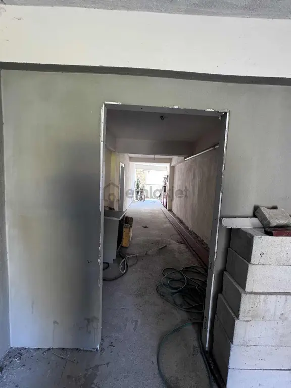 Çiğli Şırıntepe'de Satılık 1 + 1 Daıre Alt Katında 1 Oda +mevcut 2