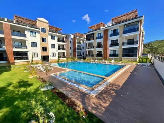 Uytundan Akçay-güre Arasında Havuzlu Ultralüks Sitede 1+1 Daire 1