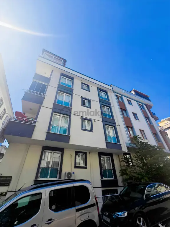 Ümraniye Çakmak Tavukçuyolu İkbal 2+1 İskanlı Balkon Satılık 1