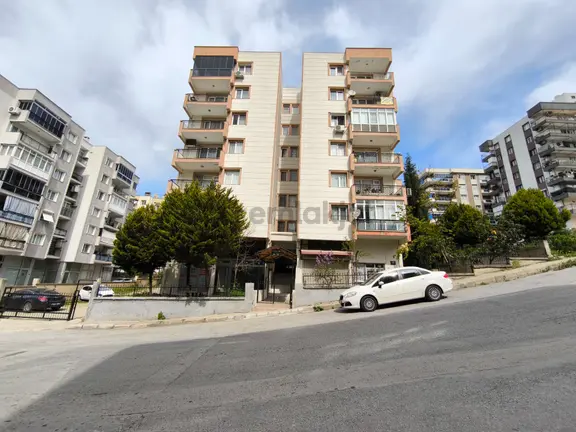 Karabağlar Günaltay'da 3+1 Doğalgaz Arakat Asansör Açık Otopark İçi Yapılı Satılık Daire 1
