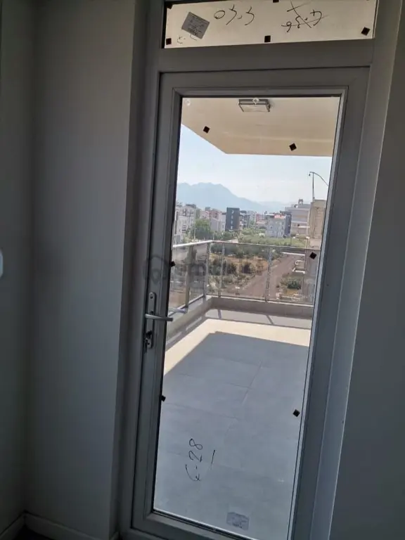 Antalya Döşemealtı Yeniköy Mahallesi'nde 2+1 Satılık Daire 2 Katta Bulunmaktadır 1 Yaşındadır 1