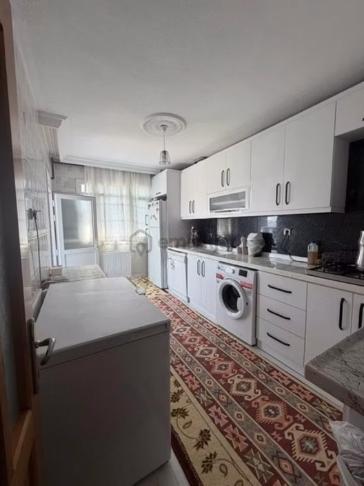 Atatürk Mahallesı 4 + 1 Ara Kat Genış Daıre 1