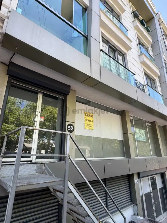 Metrobüse Yakın Çift Cephe Kiralık 1