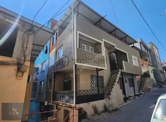 Bayraklı Çiçek Mah. 3 Katlı Satılık Bina 1