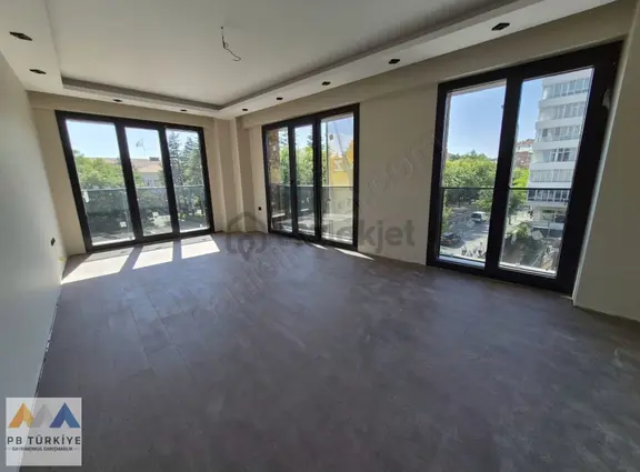 Eskişehir M.kemal Atatürk Caddesinde 135m2 Kiralık Daire 2