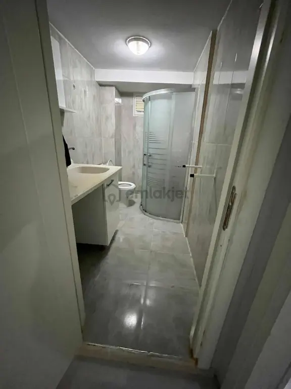 Hürriyet Mahallesinde Metroya Yakın 1+1 Kiralık Daire 2