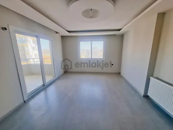 Sarıçam Emlak'tan Güzel Konumda Kiralık Geniş 3+1 Kombili Daire! 1