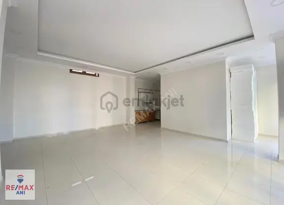 Sancaktepe Meclis Mah. 'de Otoparklı 140 M² Kiralık Dükkan 2