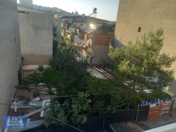 Gaziemir Emrez Mah Satılık 200 M 2 Arsa 2