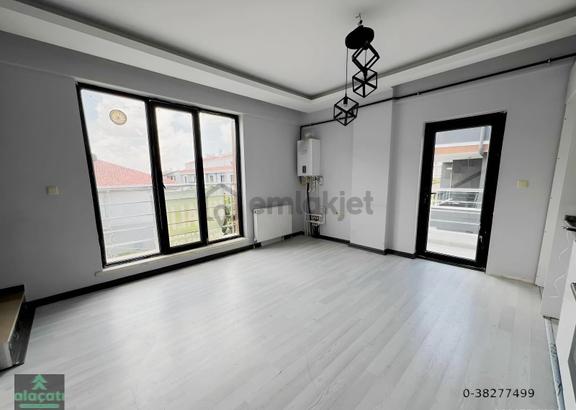 İncek Kızılcaşar'da Kiralık 3+1 / Cadde Yürüme Mesafesi 2