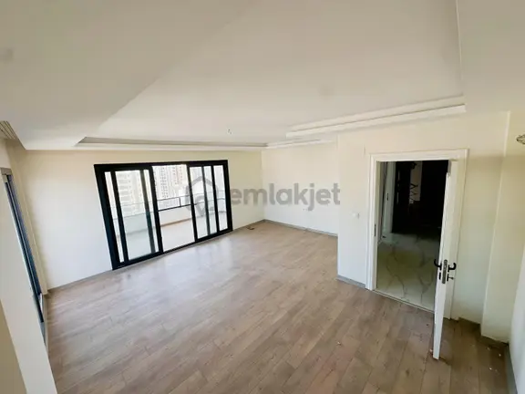 Aydın'dan Mezitli Akdeniz Mahallesinde 3+1 Fırsat Kiralık Daire 2