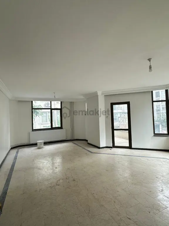 Ziyapaşa Blv. Civarı Otoparklı D.gazlı 4+1 İş Yeri 2