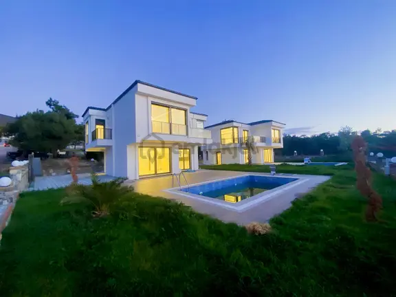 Akbük'te Panoramik Deniz Manzaralı 4+1villa 1