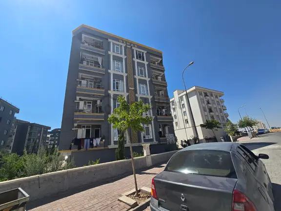 Kiralık 2+1 Giriş 1