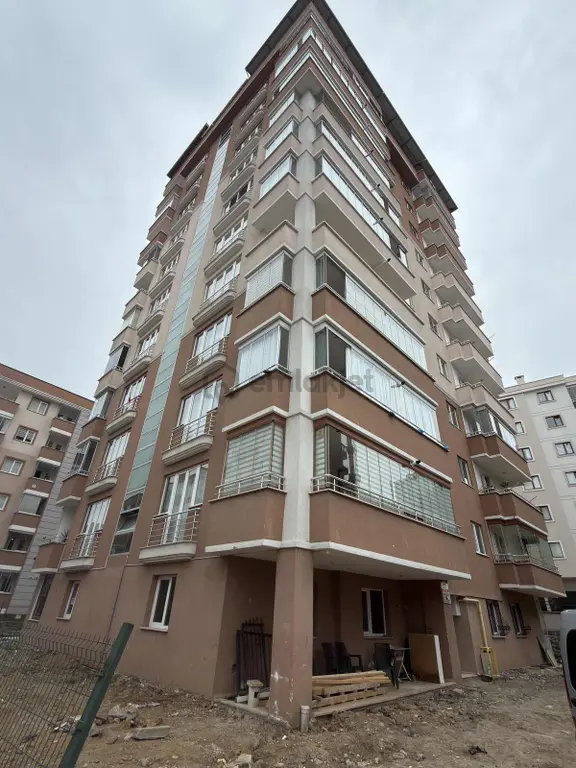 Doğu Gayrimenkulden Söğütlü Mah. Satılık 3+1 Geniş Daire 1