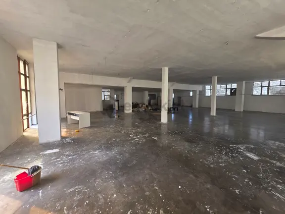 Toyap İnşaattan Eski Edirne Asfaltına Cephe 550m2 Kiralık Dükkan 2