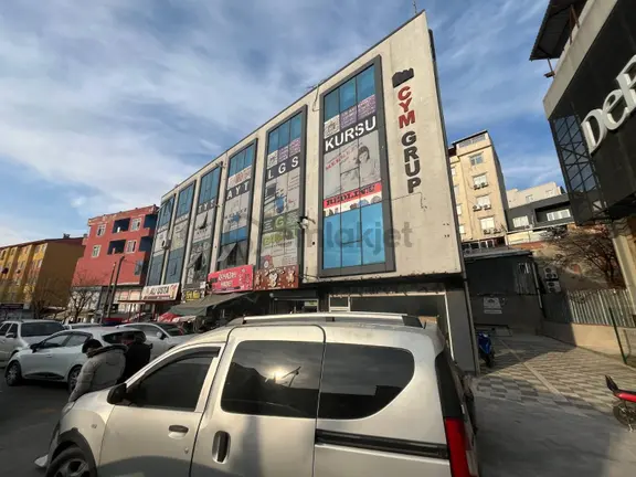 Gebze Mustafa Paşa Mh. Prestijli Plaza İçerisinde 150 M2 Ofis 1