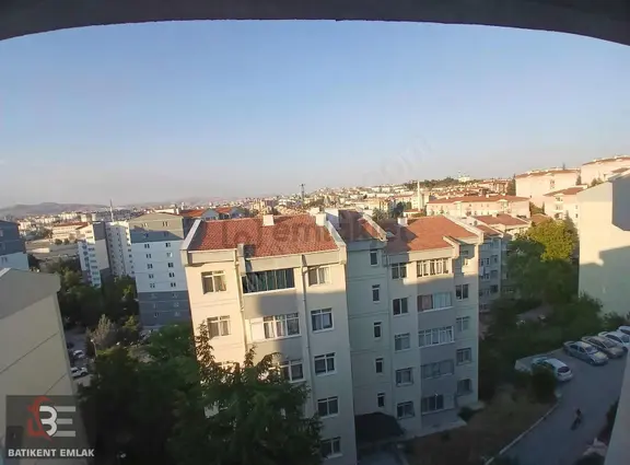 Batıkent Emlak'tan Merkezi Yerde Manzaralı Ferah Yapılı Daire 1