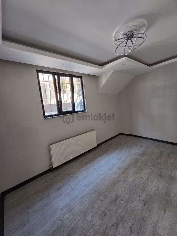 Ülgen İnşaattan Sultangazi Esentepe Mahallesinde 2+1 Satılık Bahçe Katı 2