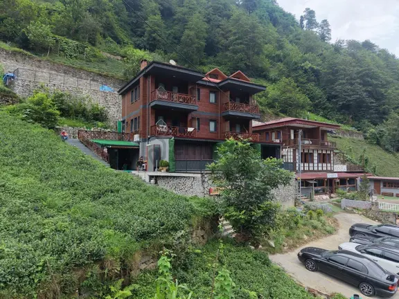 Vıp Gayrimenkul'den Çamlıhemşin'de Turizm İşletme Belgeli Otel 1