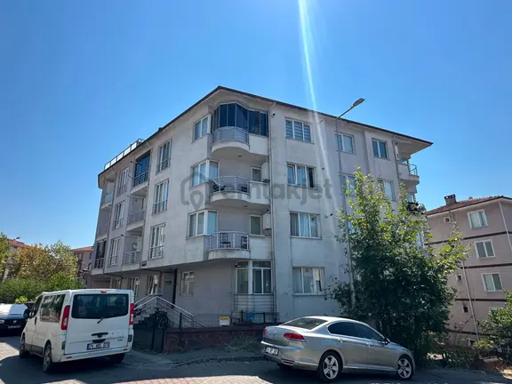 Bilgin Emlaktan Merkezde Geniş Kullanışlı Balkonlu 1+1 Satılık Daire 1