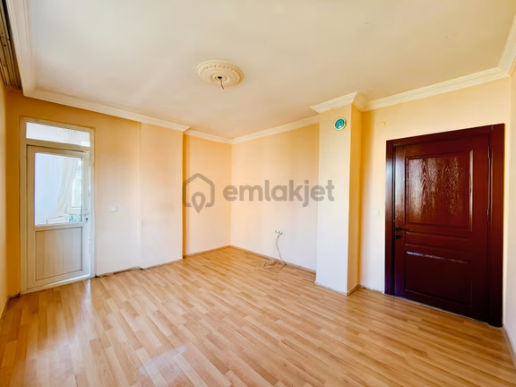 Etiler'de Caddeye Yakın 2+1 Ayrı Mutfaklı Arakat Kiralık Daire 2