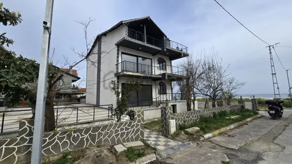 Silivri'de Panoramik Deniz Manzaralı Satılık Müstakil Villa 2
