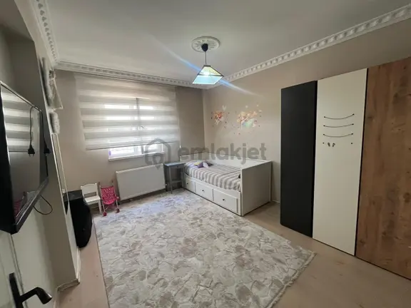 Yeni Bayındır'da Asansörlü İskanlı Kök Tapu 3+1 Ara Kat Daire. 2