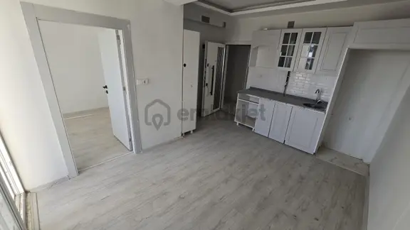 Anyapı Emlaktan 400 Ytk Hastahane Karşısında Kiralık 1+1 Daire 1