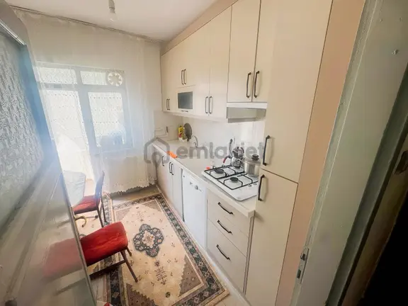 Atatürk Mah. 3+1 Ara Katta Yapılı Caddeye Yakın Daire 2