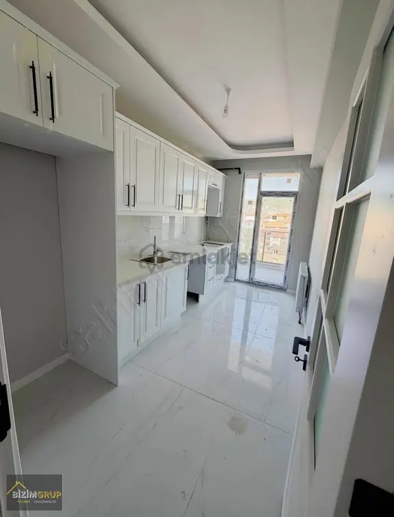 Metro Yanı Lüks Site İçi 2+1 2