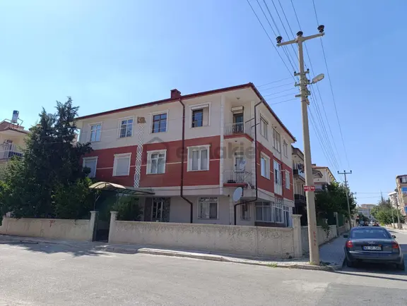 Sait Koç'tan Kiralık Selçuklu Bedir Mh.de Daire 1