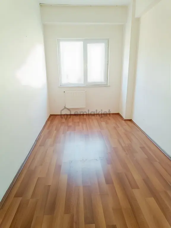 Üniversitenin Yanı Başında Kiralık 1+1 Ayrı Mutfaklı Geniş Daire 2