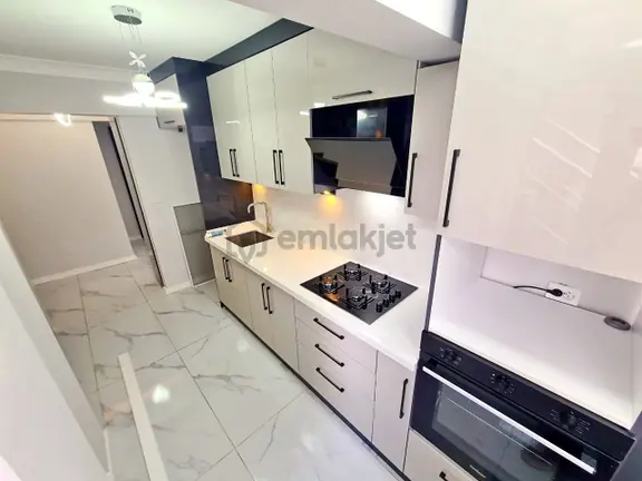 𝄞melodi'den Akçay Merkez'de Bahçeden Eve Gireceğiniz Denize 200mt Ayrı Mutfaklı 2+1 Daire 1
