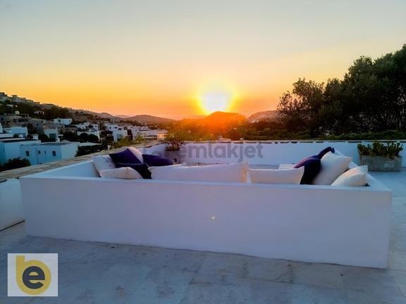 Gümüşlük'te Ödüllü Sitede, Enfes Gün Batımı Manzaralı 3+1 Villa 1
