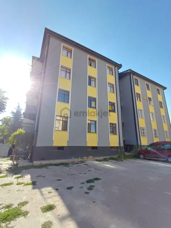 Emrah Çiftci'den Selçuklu Sancak Mah.veysel Karani Cad.yanı Kiralık 3+1 Kombili Daire 2