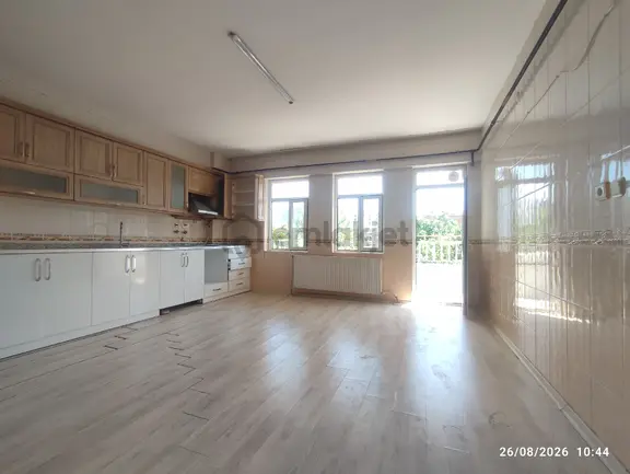 Bahçelievler Mhallesinde Kiralık Ara Kat 3+1 Daire 1