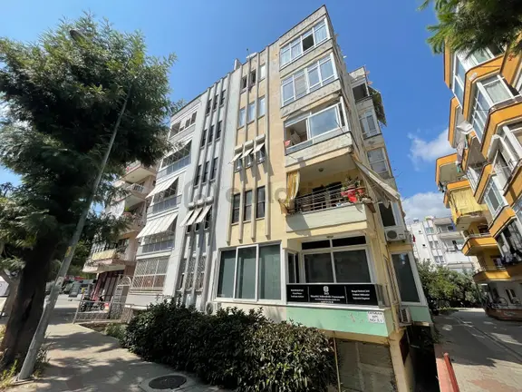Alanya Merkez'de Kiralık 2+1 Ayrı Mutfak Daire 1