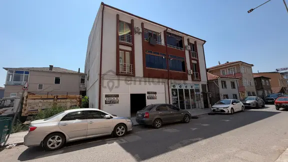 Çark Caddesi Yakını Kiralık: İş Yeri, 200 M2 1
