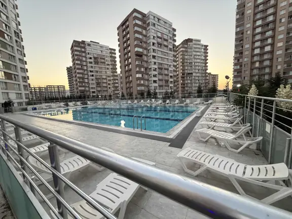 Korupark 2'de Ebeveyn Banyolu 3+1 Kiralık Daire 1