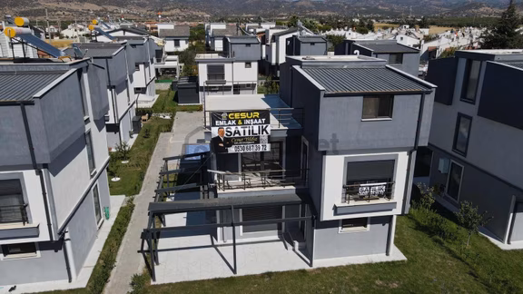 Dikili Salihler Satılık 4+1 Havuzlu Müstakil Lüks Villa 1