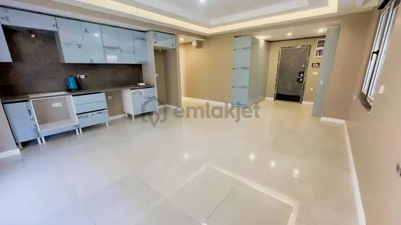 Başokur'dan Bahçelievler Merkez Mh. Aka Koleji Karşısı 2+1 2