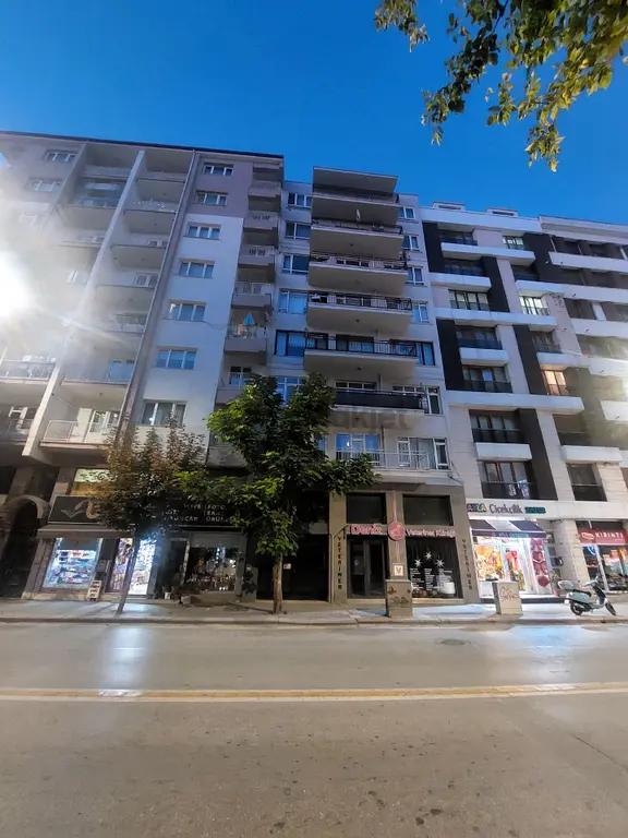 Oldpol Emlak'tan Her Katta Tek Daıre 3+1 145m2 Asansorlu Ara Kat 2