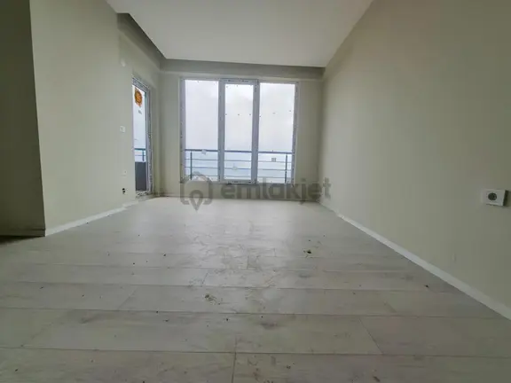 Toplu Konut Bulvarı'nda Sıfır İskanlı 5. Kat Deniz Manzaralı 1+1 2