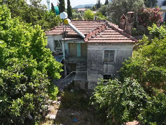 Kirazlı Köyünün Kalbinde, Kaçırılmayacak Bir Yaşam Mirasıruhsatlı Taş Ev & 835 M² 2