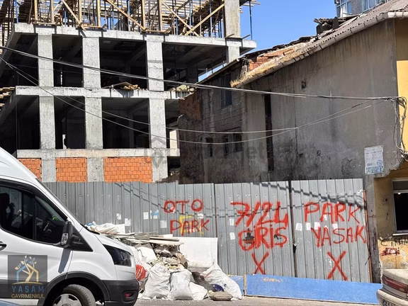 Fatih Mah Üçyüzlü Merkez De Satılık Arsadan Hisse Cadde Üzeri 2