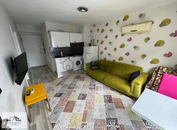 Zeytinköy'de Havuzlu Sitede Fırsat Kiralık Apart 1