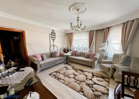 Bağcılar Demirkapı Mah'de 2. Kat 90m2 2+1 Geniş, Bakımlı Daire 2